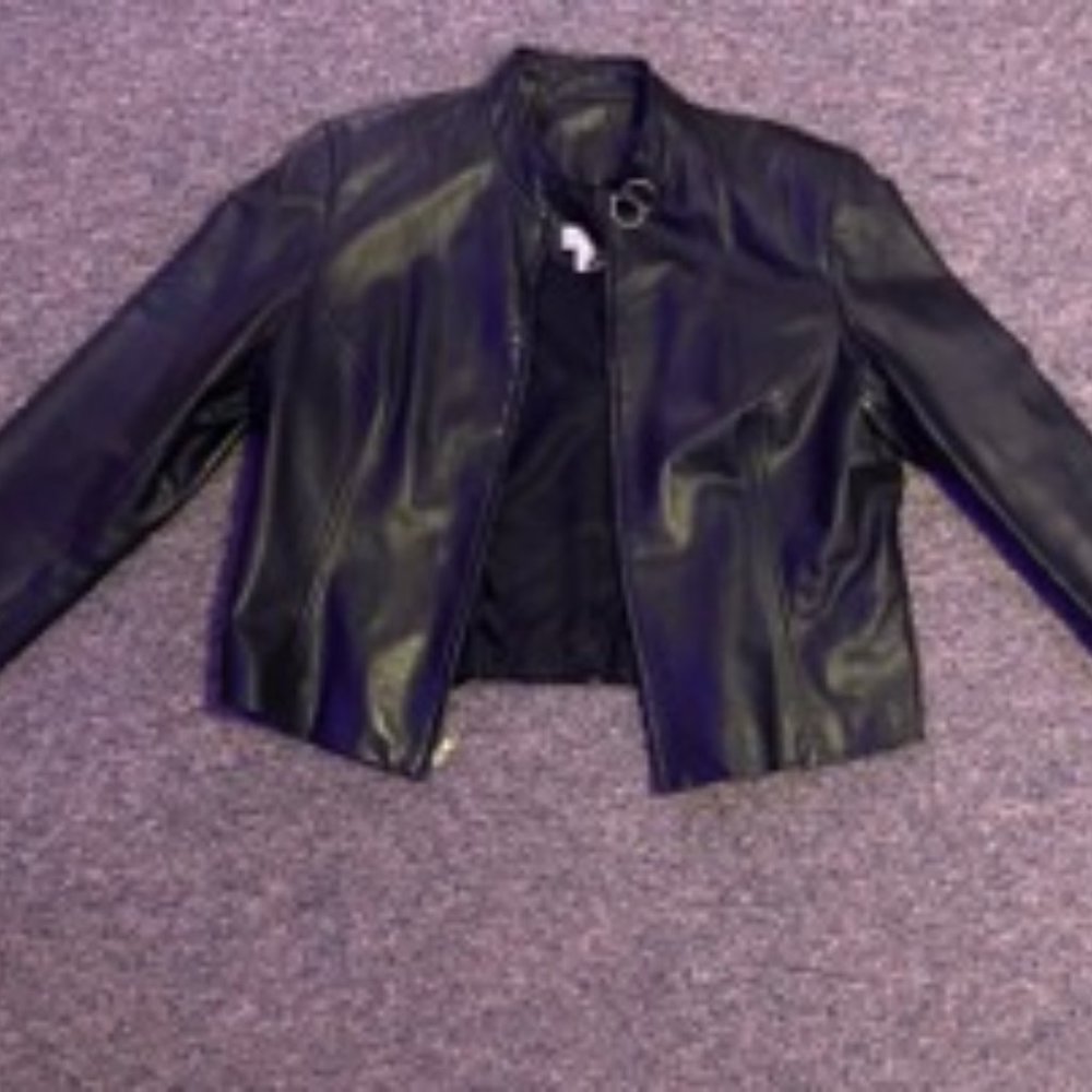 Cropped Black 100% Pure leather jacket by VS2 in size Extra Large (XL) #XL #VS2